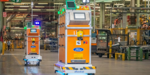 制藥工業(yè)中的移動(dòng)機(jī)器人：提高生產(chǎn)力和靈活性