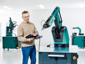 德國fruitcore 機(jī)器人推出了它所稱的新型“全能型”工業(yè)機(jī)械臂