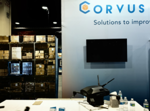 Corvus Robotics 在 ProMat 2023 展示利用室內(nèi)無人機(jī)幫助倉庫跟蹤庫存