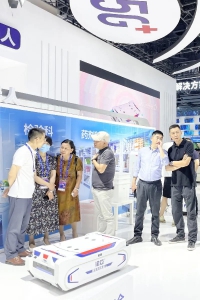 直擊CHCC2023展會盛況！諾亞醫(yī)院物流機(jī)器人展位第2天人氣爆棚，精彩依舊！