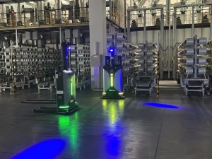 1個(gè)月投運(yùn) 7×24小時(shí)生產(chǎn) | 國自玻纖行業(yè)智能物流解決方案