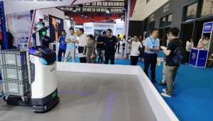 海豚之星機(jī)器人驚艷亮相2023青島國際工業(yè)自動(dòng)化展覽會(huì)