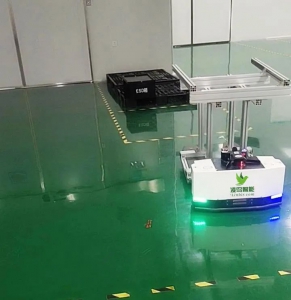 手動叉車和自動叉車各有優(yōu)勢，但是自動叉車更勝一籌