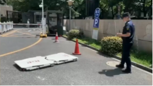 法媒：閃移汽車(chē)，警察和社區(qū)的未來(lái)機(jī)器人