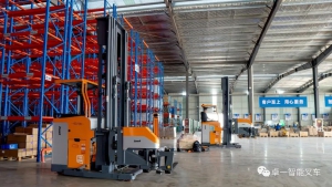 客戶案例|卓一人下行三向叉車落地汽車零部件工廠，打造高效密集倉儲(chǔ)方案