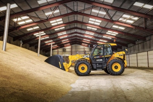 JCB 在 Agritechnica 展會上推出新的 Loadall 型號