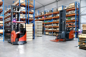 客戶案例 | MiMA窄巷道三向座駕叉車助力石化行業(yè)倉(cāng)儲(chǔ)擴(kuò)容增效