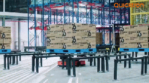 使用快倉(cāng)機(jī)器人的寵食智能工廠，20人掌控每天200噸發(fā)貨