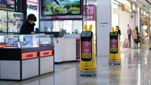 美團(tuán)攜手普渡機(jī)器人開啟領(lǐng)券盛典，萌力全開助興新年！