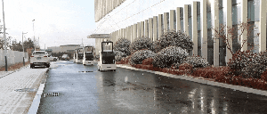 無懼雨雪霧！螞蟻機器人無人駕駛牽引車輕松挑戰(zhàn)室外極端天氣