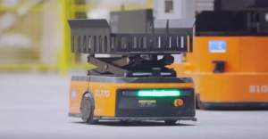 ?？禉C(jī)器人與小米物流北京倉展開合作，讓北京倉更智能