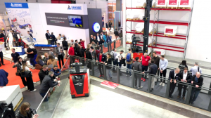 林德物料搬運(yùn)亮相LogiMAT 2024，塑造物流未來