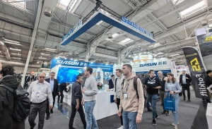 新松閃耀德國漢諾威工博會(huì)，出?！俺Ｇ鄻洹痹贌ā靶職庀蟆保? align=