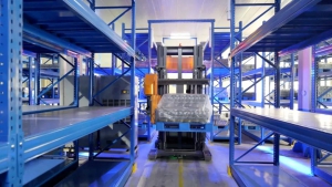 卓一窄巷道三向AGV叉車助力汽配頭部企業(yè)實(shí)現(xiàn)物流自動(dòng)化升級