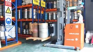 合肥搬易通MiMA米瑪防爆三向叉車，助力化工行業(yè)構(gòu)建安全型密集倉儲