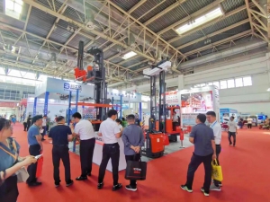 展會直擊|合肥搬易通MiMA攜多款展品亮相北京機床展，大放異彩 精彩紛呈