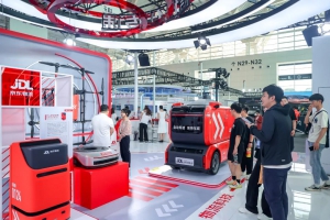 引領(lǐng)智能物流新時代，京東物流無人車亮相2024世界智能產(chǎn)業(yè)博覽會