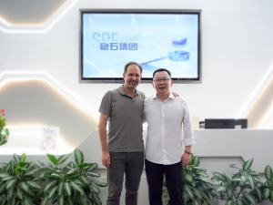 穩(wěn)石機器人與墨西哥家電巨頭大股東探討智能物流合作