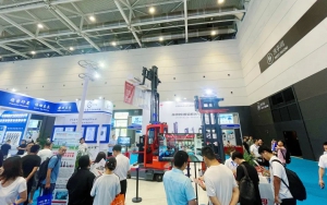 展會(huì)直擊|合肥搬易通MiMA實(shí)力亮相青島國(guó)際物流展，解鎖物料搬運(yùn)新體驗(yàn)！