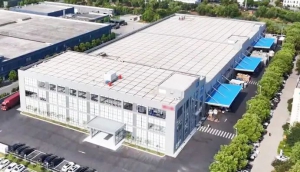 艾吉威“小千斤”無(wú)人叉車助力新能源電池企業(yè)生產(chǎn)提質(zhì)增效