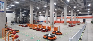 文武雙全！玩轉(zhuǎn)移動(dòng)機(jī)器人應(yīng)用的“廣度”和“深度"