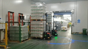 “小千斤”案例集 | 艾吉威無人叉車助力新"食"代包裝倉儲物流數(shù)智化升級