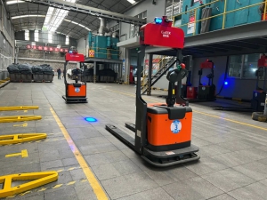 科鈦 | AGV搬運(yùn)機(jī)器人在執(zhí)行精準(zhǔn)搬運(yùn)任務(wù)時(shí)，如何避免擁堵和碰撞？