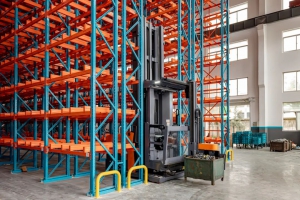 客戶案例|卓一VNA人上行三向叉車助力五金制造企業(yè)突破倉儲效能及揀選效率瓶頸！