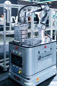 案例丨思靈機(jī)器人（Agile Robots）推出全自動(dòng)復(fù)合機(jī)器人解決方案