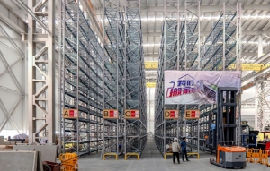 客戶案例|卓一VNA人上行三向叉車助力風(fēng)電裝備行業(yè)客戶高位密集倉(cāng)儲(chǔ)、物流全面提速