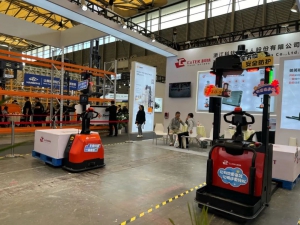 CeMAT展會(huì)，科鈦機(jī)器人極簡(jiǎn)版CP15與物流版CP20-S受熱捧！