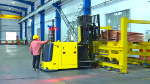 這臺AGV小車很高效！