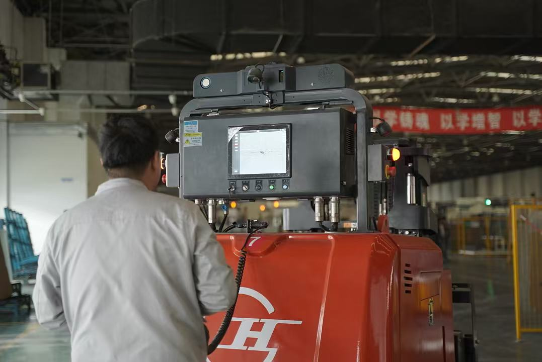 中國電信合肥分公司5G賦能彩虹光伏AGV實現(xiàn)智能化生產(chǎn)新跨越