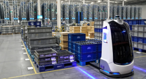 UQI優(yōu)奇無人叉車與人形機(jī)器人協(xié)作實(shí)現(xiàn)物流無人化 助力領(lǐng)克汽車工廠智能化升級(jí)