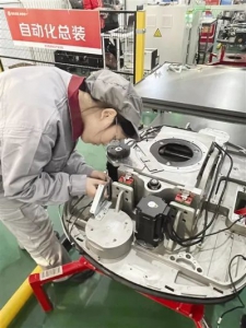 校企攜手，“地狼” AGV 智能搬運(yùn)機(jī)器人開啟智能工廠新篇，天津這一學(xué)院火了！