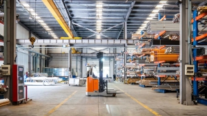 客戶案例|國(guó)內(nèi)幕墻行業(yè)頭部企業(yè)降本增效新選擇——卓一全向叉車