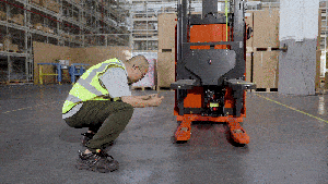 林德自動化產(chǎn)品服務(wù)團隊，為您的智慧物流開啟全天守護