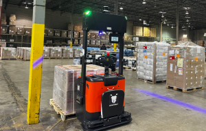 木蟻無人叉車“閃電戰(zhàn)”美國倉！