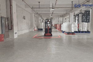 尋跡智行無人叉車鋰電行業(yè)應用案例