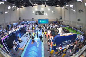 首屆具身智能機(jī)器人運(yùn)動(dòng)會(huì)，仙工智能「機(jī)器人大腦」核心賦能