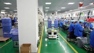 沉浸式帶您了解，AMR搬運(yùn)機(jī)器人如何助力工廠煥新升級