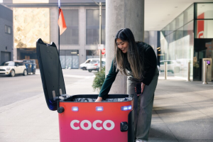 Coco完成8000萬美元融資 加速AI驅(qū)動(dòng)“人行道送貨機(jī)器人”全球布局
