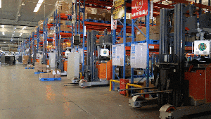 客戶案例|卓一智能叉車前移式AGV批量交付，助力知名車企物流數(shù)智化升級