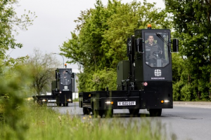 HUBTEX多功能側裝式叉車在西方國防物流多場景應用