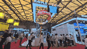 AMTS展會首日 | 華睿科技新品首秀X全棧方案 顛覆傳統(tǒng)物流 直面汽車制造柔性剛需