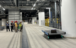 【創(chuàng)新賦能】行李系統(tǒng)AMR助力重慶機(jī)場大件行李智慧化分揀