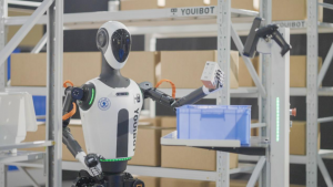 人形機(jī)器人凌樞全球首發(fā)，工業(yè)具身智能邁入跨場(chǎng)景集群作業(yè)時(shí)代