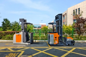 客戶案例|1.3m極窄巷道！卓一高位揀選叉車助力汽配客戶實(shí)現(xiàn)海量 SKU高效揀選