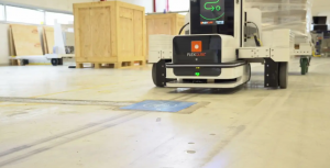 戴姆勒卡車采用 Wiferion 技術(shù)實現(xiàn) AMR 運行中無線充電