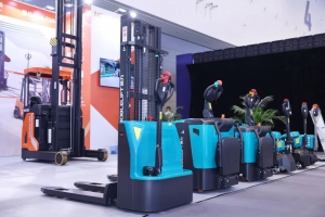 聚焦全球數(shù)貿(mào)會，諾力攜前沿智能物流方案精彩亮相！